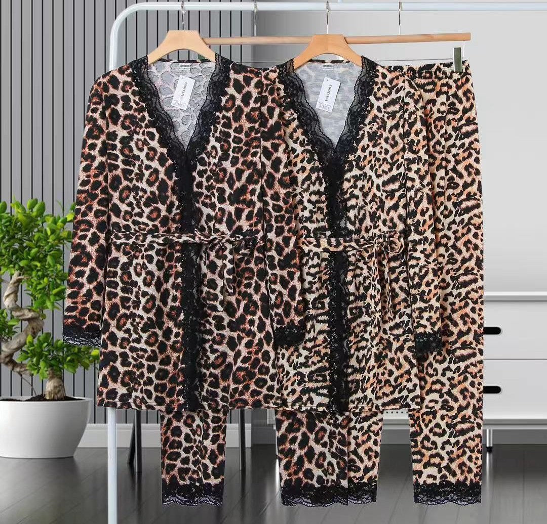 Pigiama Donna 3 Pezzi Leopardato con Vestaglia e Top in Pizzo – Elegante, Sensuale e Confortevole