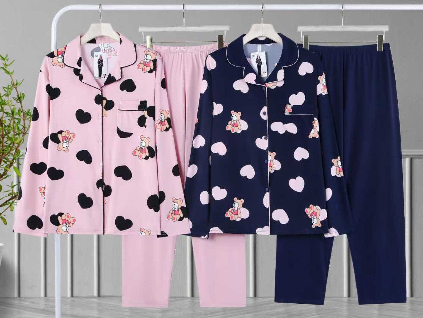 Pigiama Donna con Cuori e Orsetti con Colletto – Elegante, Morbido e Dolce.